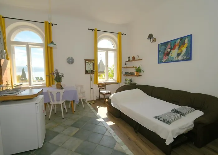 With Beautiful Sea View Apartment