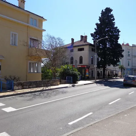 아파트 With Beautiful Sea View